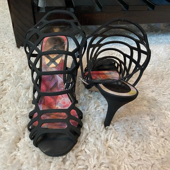 Strappy stilettos - Picture 1 of 3